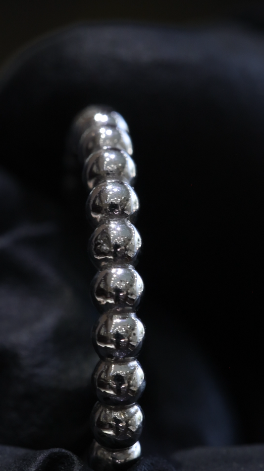 Classic Polished Bead Wedding Band in White Gold | Timeless Minimalist Beaded Design