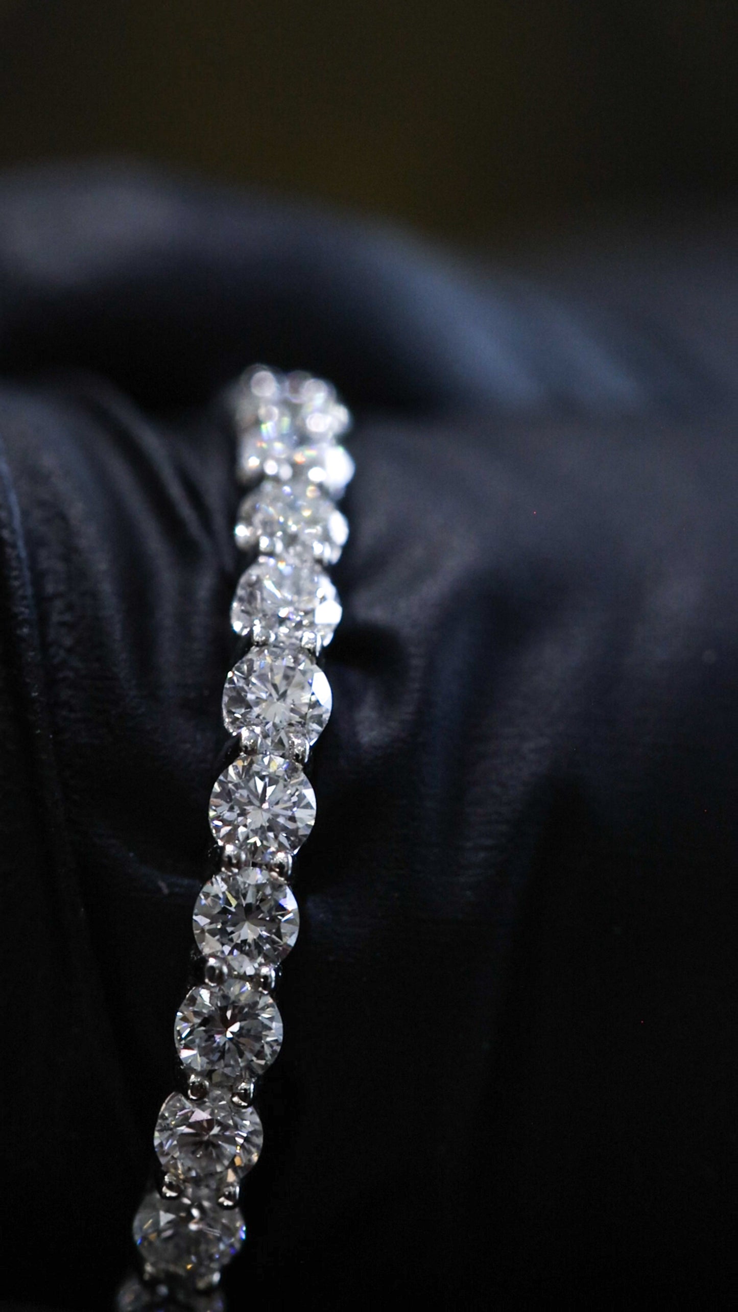 Round Brilliant Shared-Prong Diamond Eternity Band in 14K White Gold – 1.15 CT