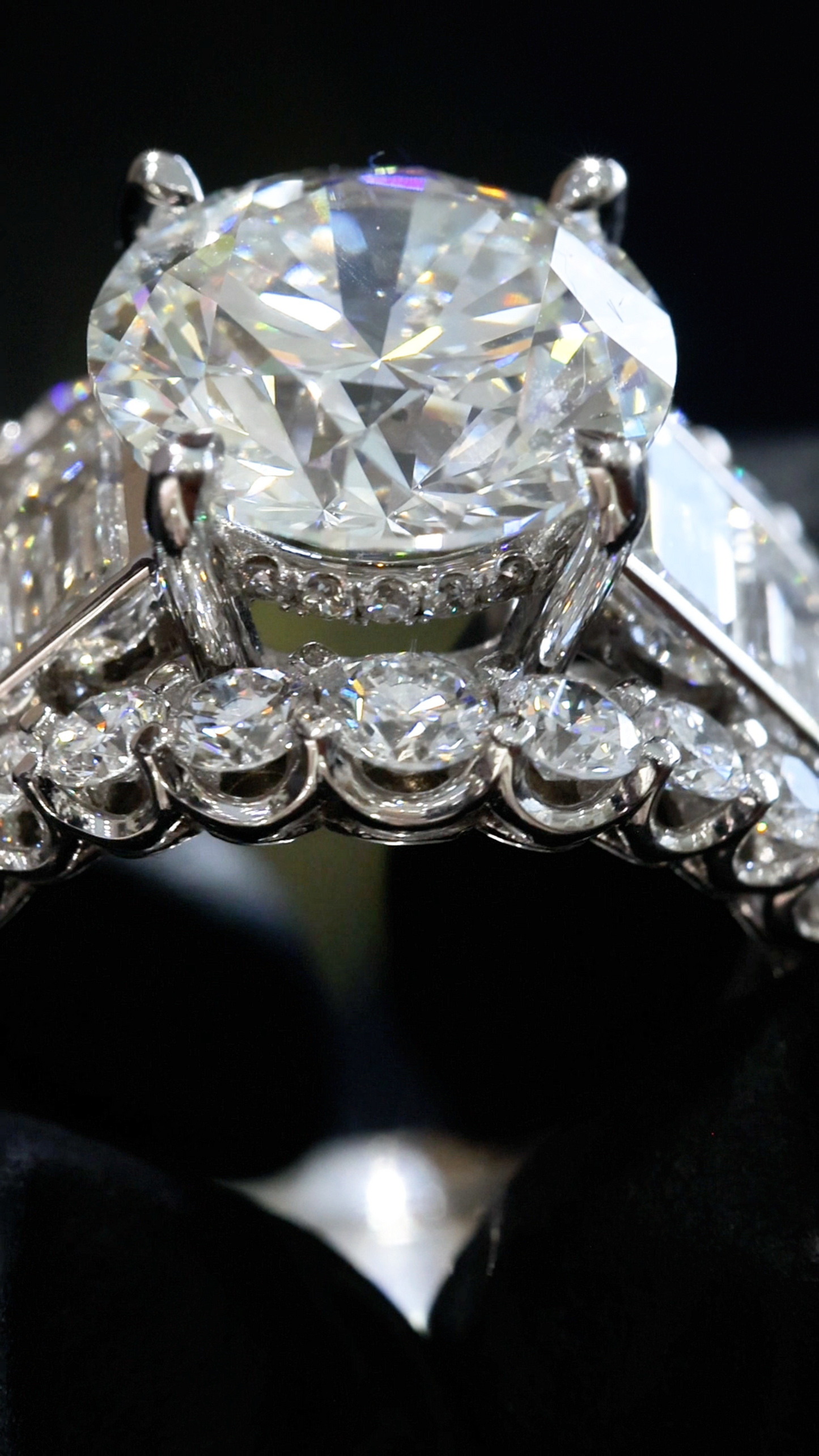 Round-Cut Lab-Grown Diamond Engagement Ring with Baguette & Round Accents in White Gold | Prong-Set Design